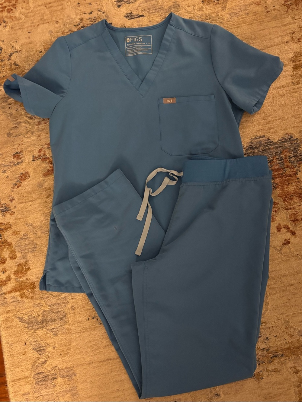 Figs Capri Blue Scrub Set